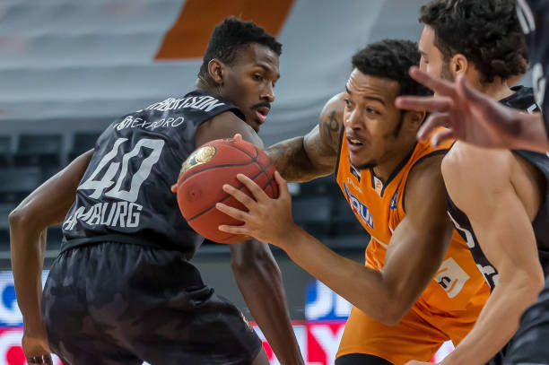 住了他们曾 住了他们曾