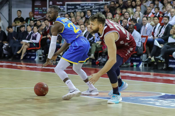 海港队凭借 海港队凭借